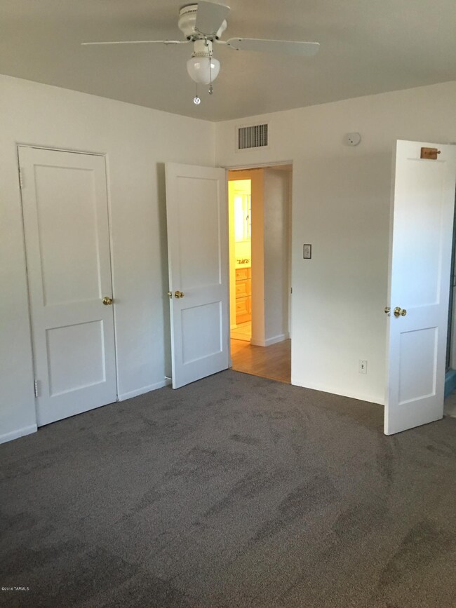 4857 E Scarlett St, Tucson, AZ 85711 - photo 7