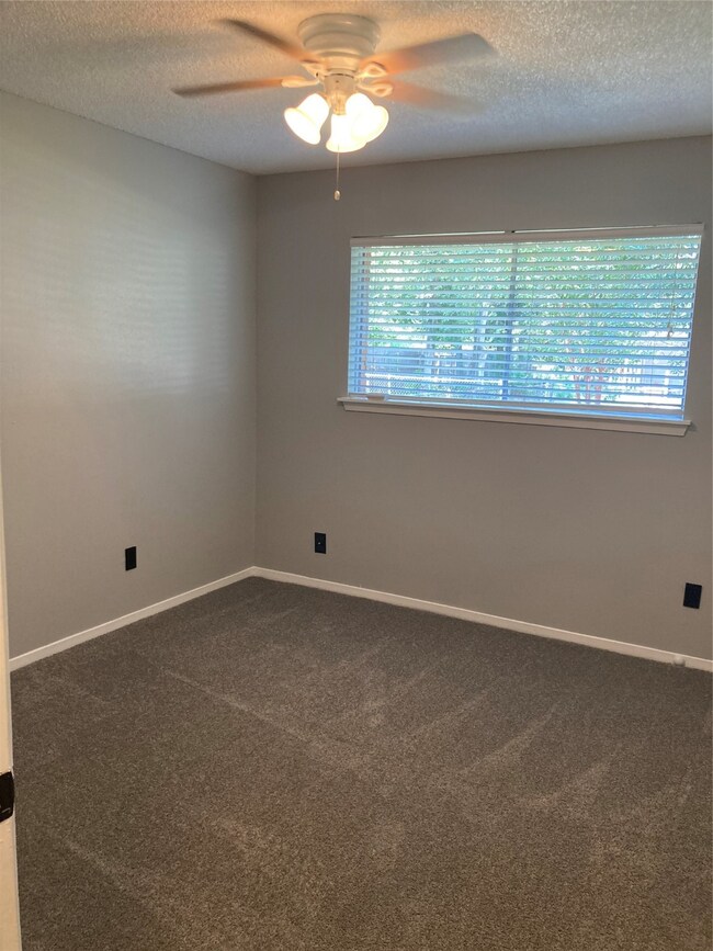 754 Dezso Dr, Alvin, TX 77511 - photo 6