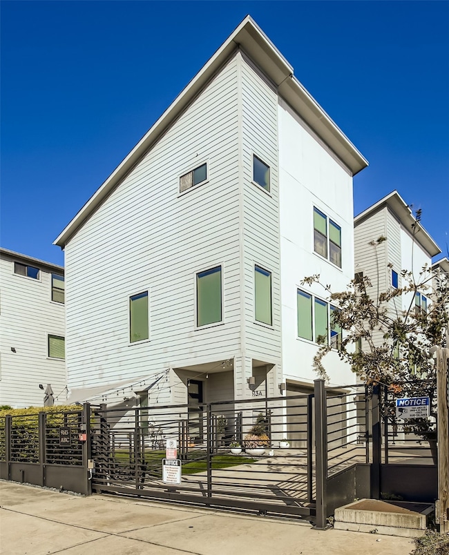 9613 Marlive Ln unit A, Houston, TX 77025 - photo 3