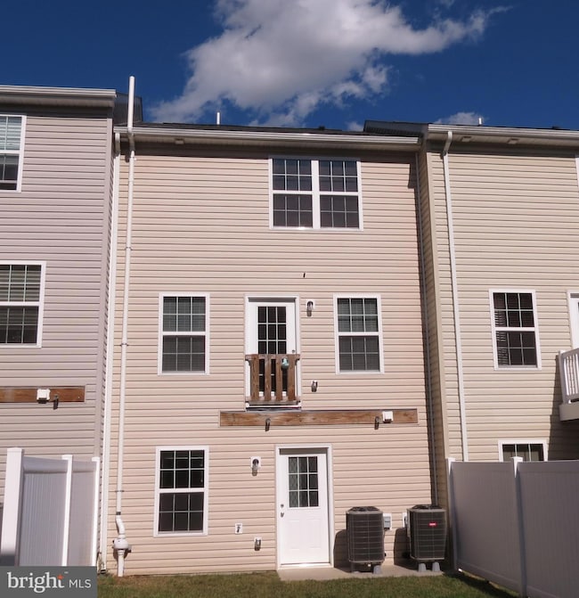 207 Sage Cir, Winchester, VA 22603 - photo 2