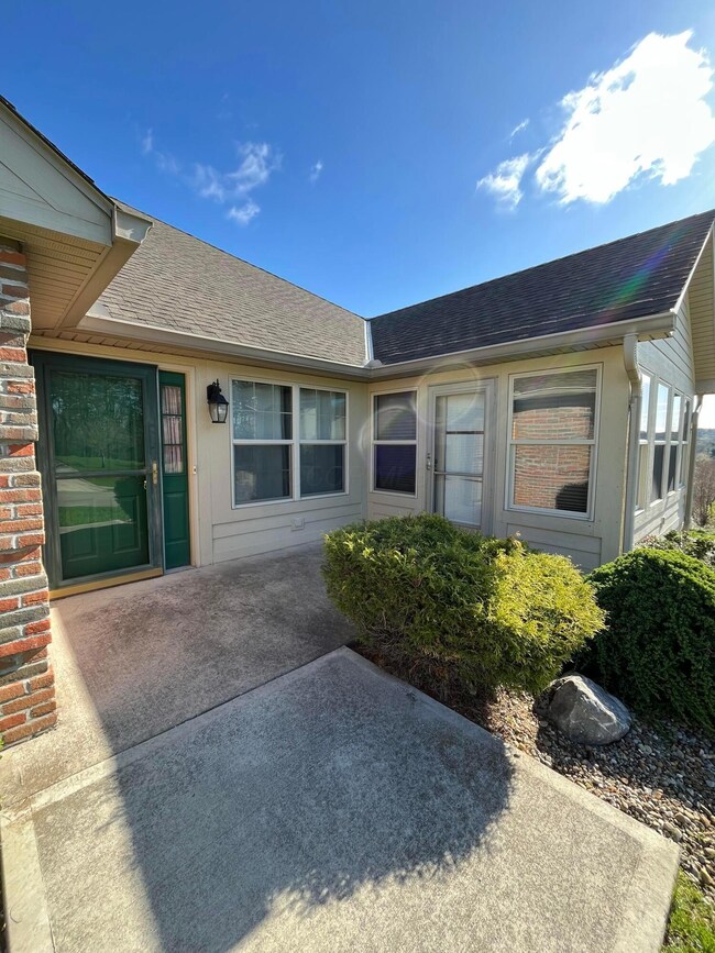 887 Edgehill Dr, Logan, OH 43138 - photo 5