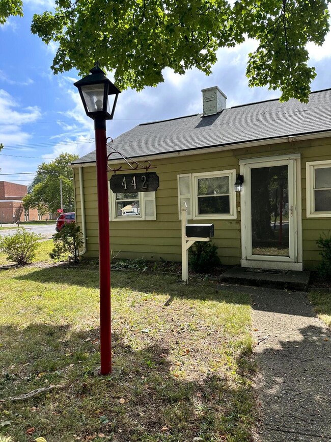 442 S Hampton Rd, Columbus, OH 43213 - photo 3