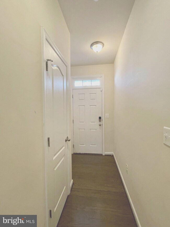 8139 Hollow Ct, Severn, MD 21144 - photo 4