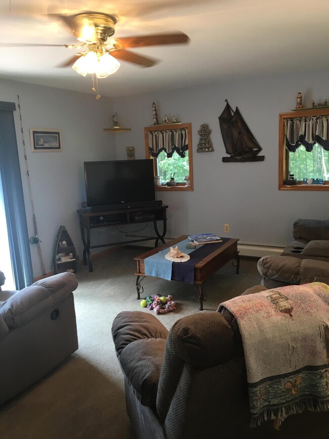 127 Bayberry Dr, Dingmans Ferry, PA 18328 - photo 7