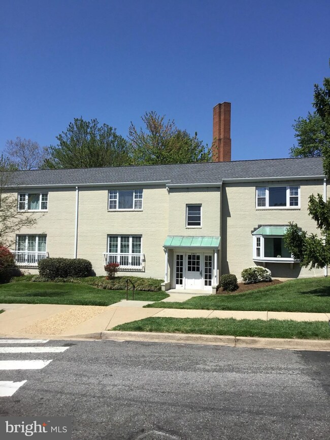 2910 Peyton Randolph Dr unit 170, Falls Church, VA 22044 - photo 2