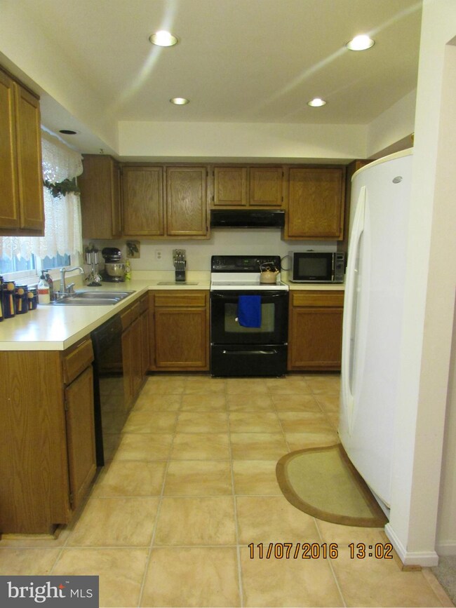 14905 Carriage Square Dr, Silver Spring, MD 20906 - photo 6