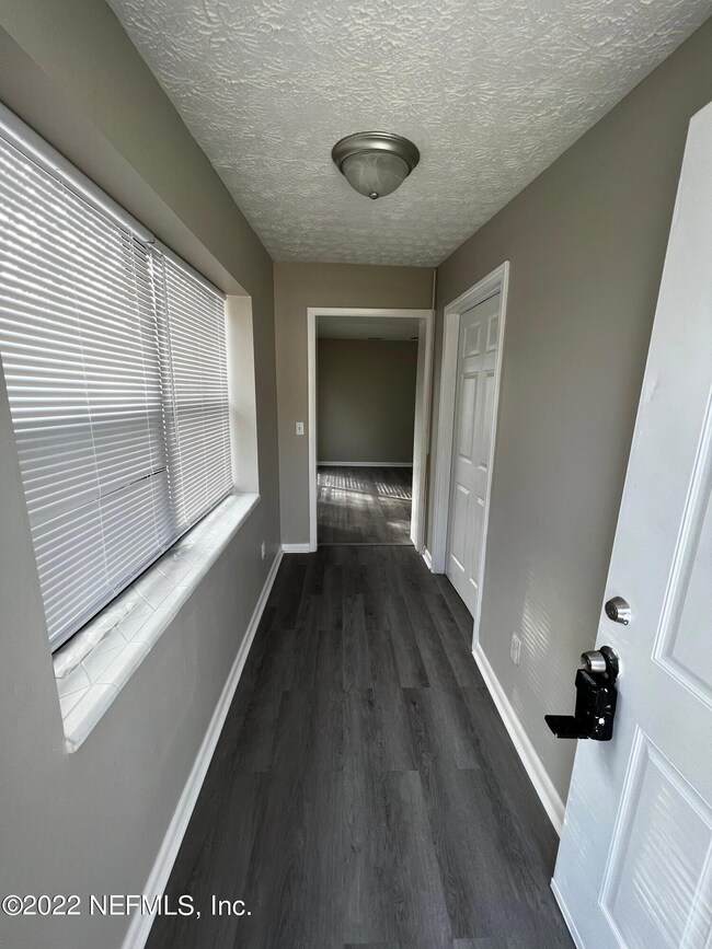 2425 Dolphin Ave unit A, Jacksonville, FL 32218 - photo 2