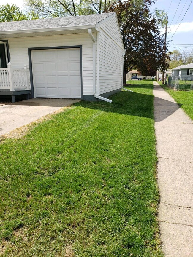 1501 Bridle Dr, Mitchell, SD 57301 - photo 6