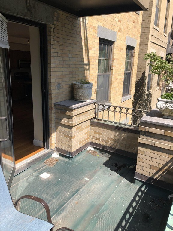 7 Henchman St unit 302, Boston, MA 02113 - photo 4