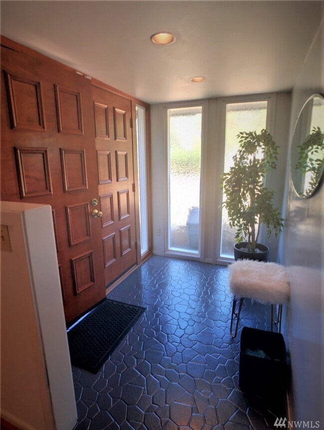 1215 S 229th St, Des Moines, WA 98198 - photo 3