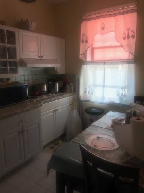 536 44th St unit 1ST FLOOR, Union City, NJ 07087 - photo 2