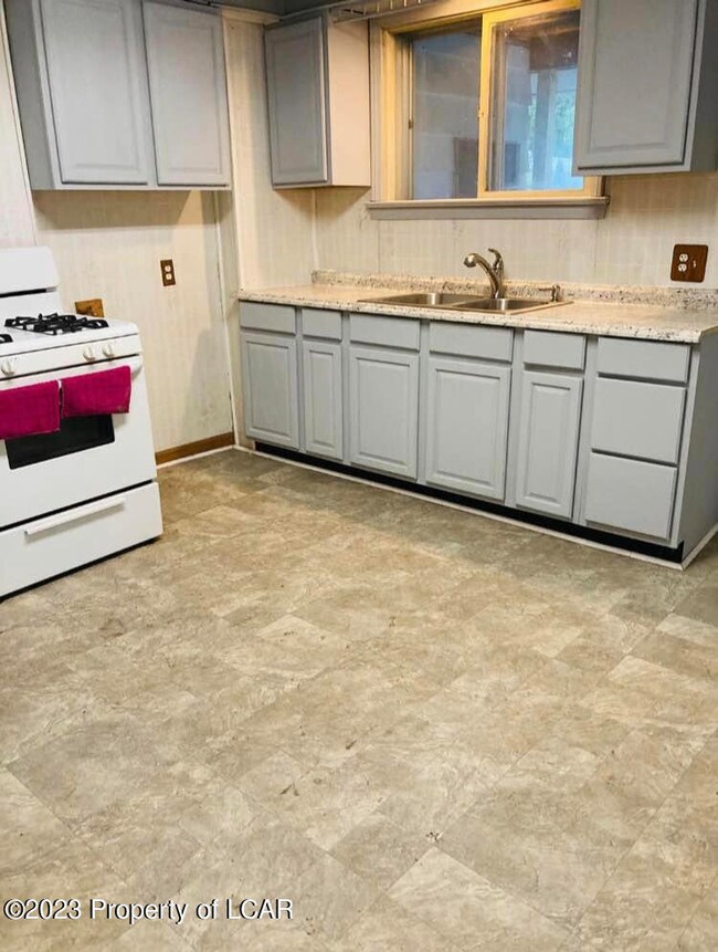 38 E Liberty St, Wilkes-Barre, PA 18706 - photo 5