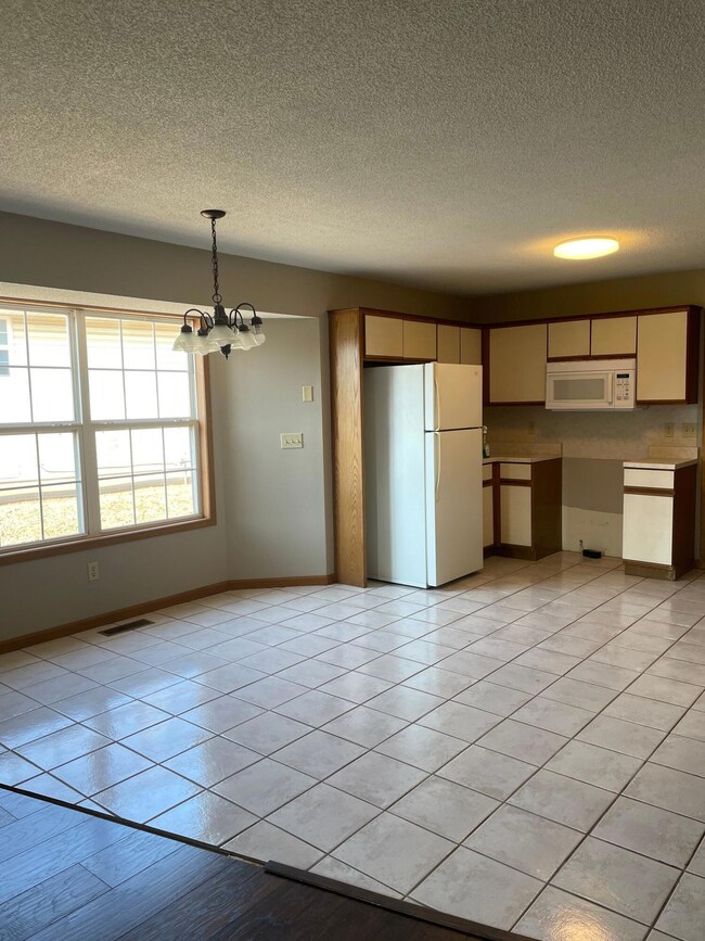 801 Foxx Dining Room