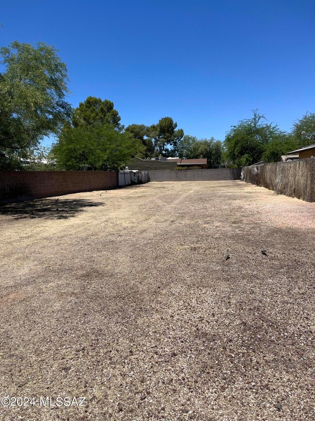 1625 N. Mountain View Ave. - Facing West