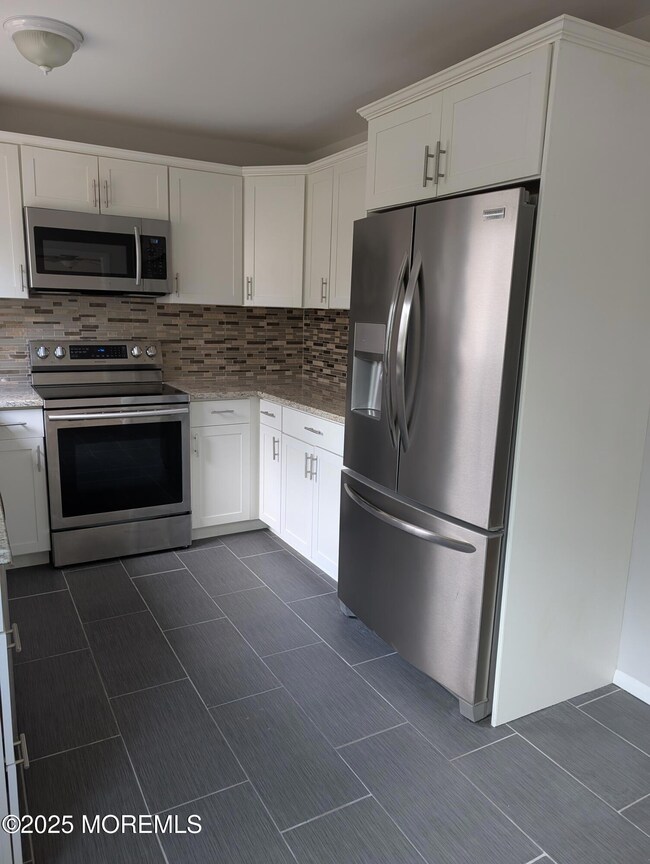 13B Maplewood Dr, Whiting, NJ 08759 - photo 5