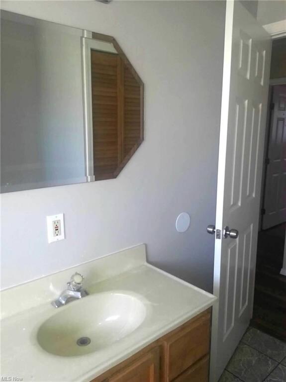 708 W Shore Blvd, Sheffield Lake, OH 44054 - photo 6