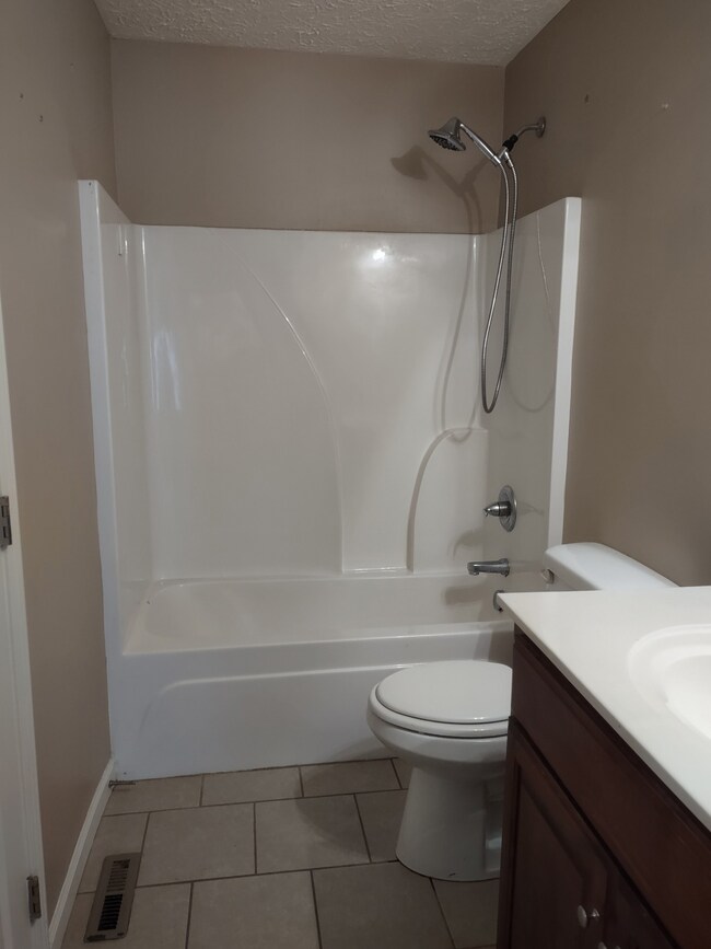 217 W Moore St, Manchester, TN 37355 - photo 4