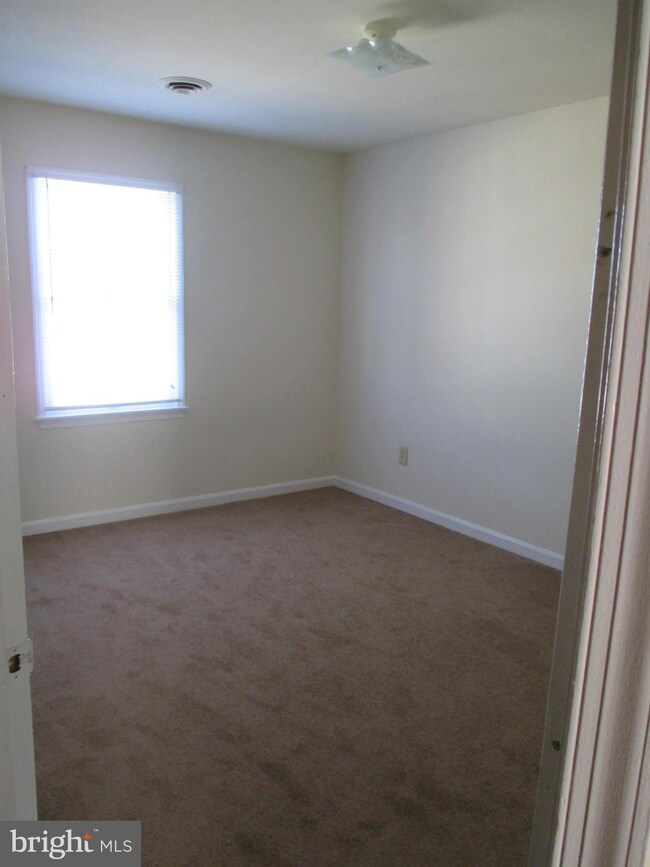 136 E Evans St, Culpeper, VA 22701 - photo 6