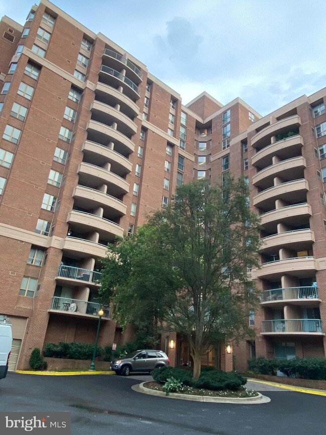 View condos for sale in Lionsgate, Bethesda, MD