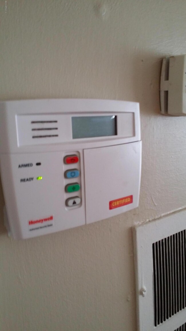 4605 Burgundy Rd N, Jacksonville, FL 32210 - photo 6