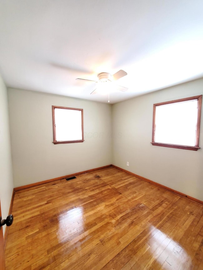 3353 Towers Ct S, Columbus, OH 43227 - photo 3