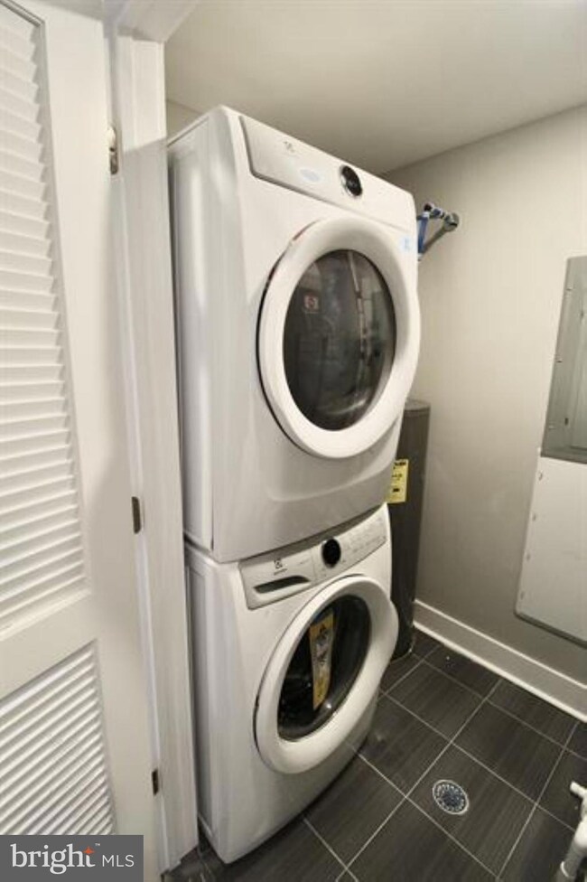 1642 Cambridge St unit C, Philadelphia, PA 19130 - photo 7