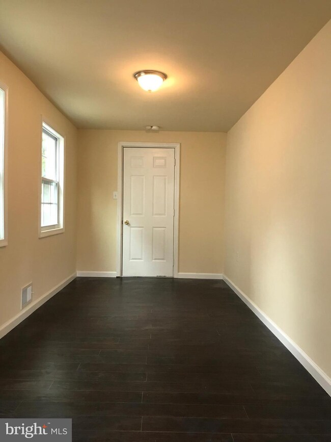 6404 Oliver St, Riverdale, MD 20737 - photo 3