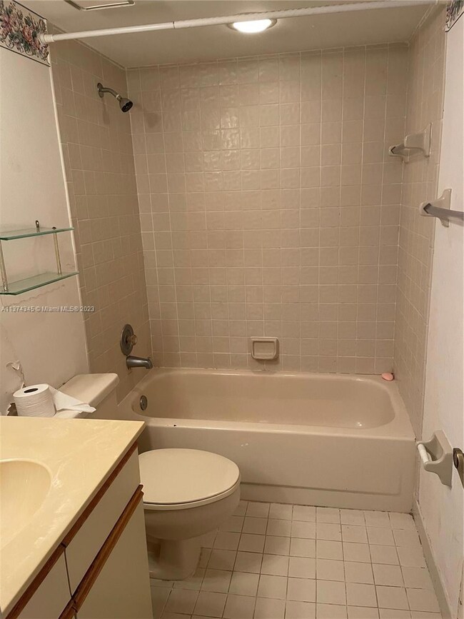 1504 W Harmony Lake Cir, Davie, FL 33324 - photo 5