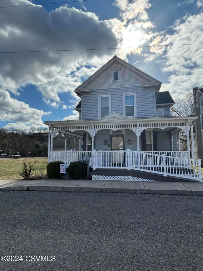 82 Walnut St, Bloomsburg, PA 17815 - photo 4