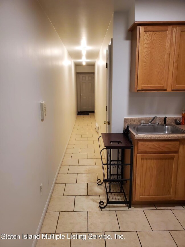 12 Dartmouth Loop, Staten Island, NY 10306 - photo 2