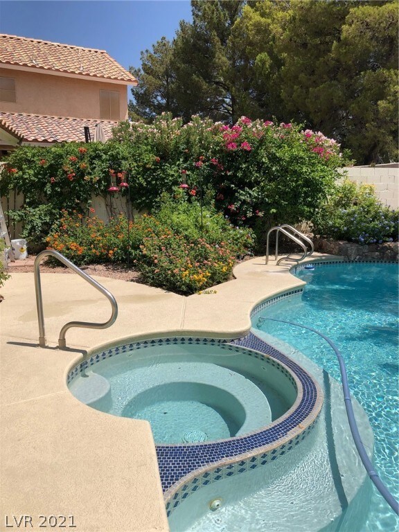 Spa and pool
