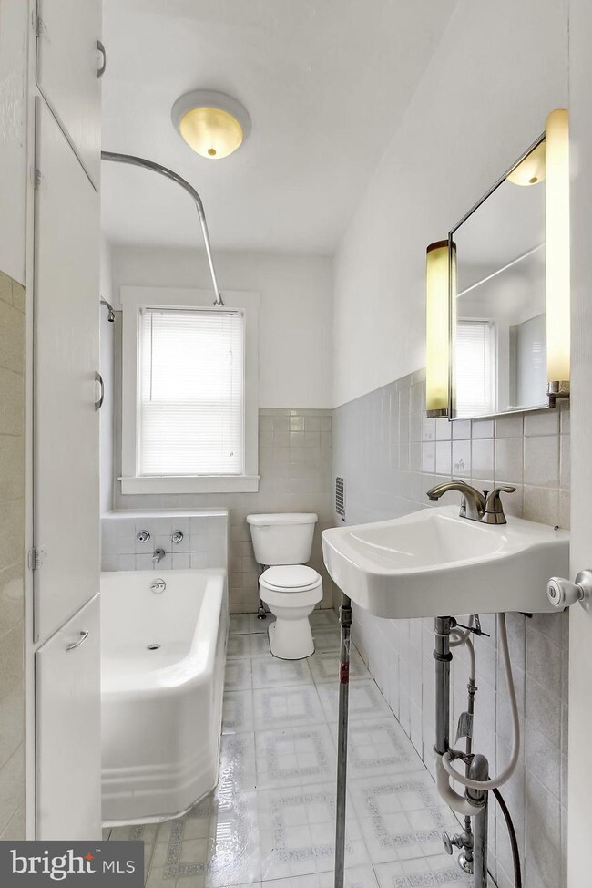 1417 Birch St, Reading, PA 19604 - photo 6