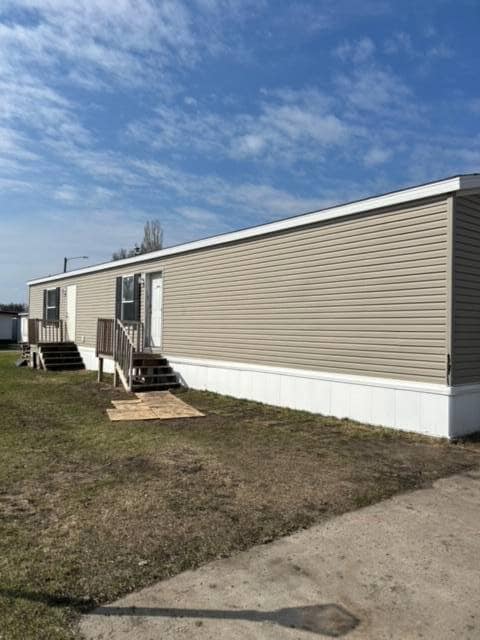 911 18th Ave N, Wahpeton, ND 58075 - photo 2
