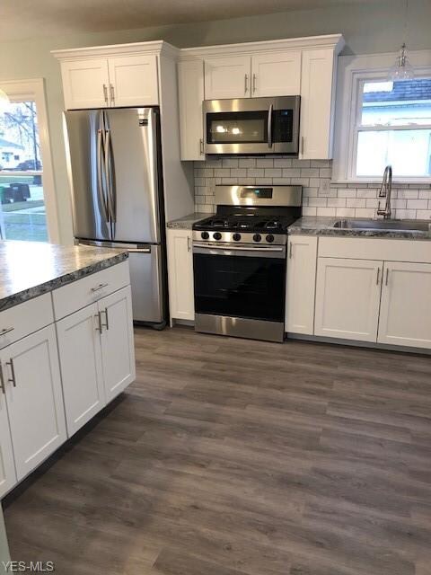 1540 E 300th St, Wickliffe, OH 44092 - photo 2