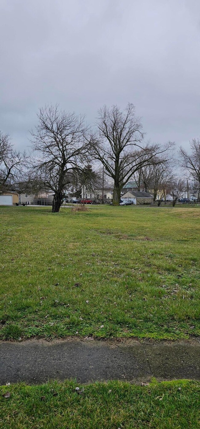 864 Kenton Ave, Marion, OH 43302 - photo 3