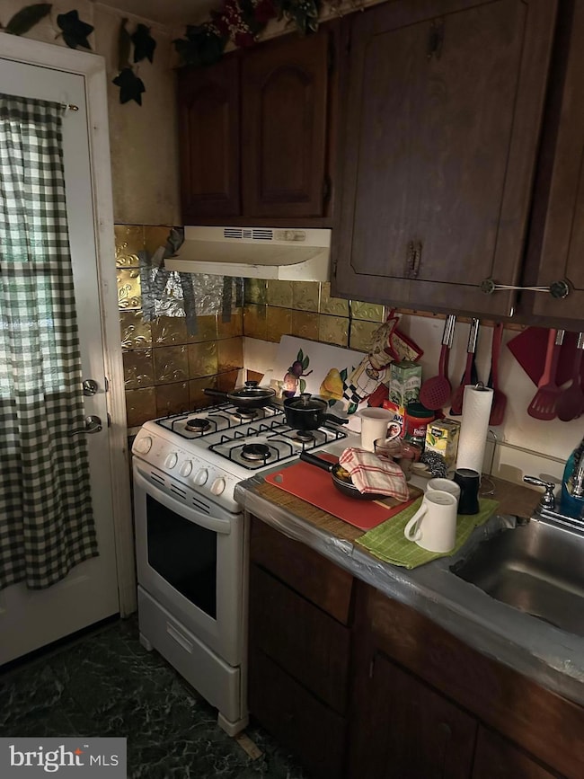 213 Oliver Ave, Trenton, NJ 08618 - photo 3