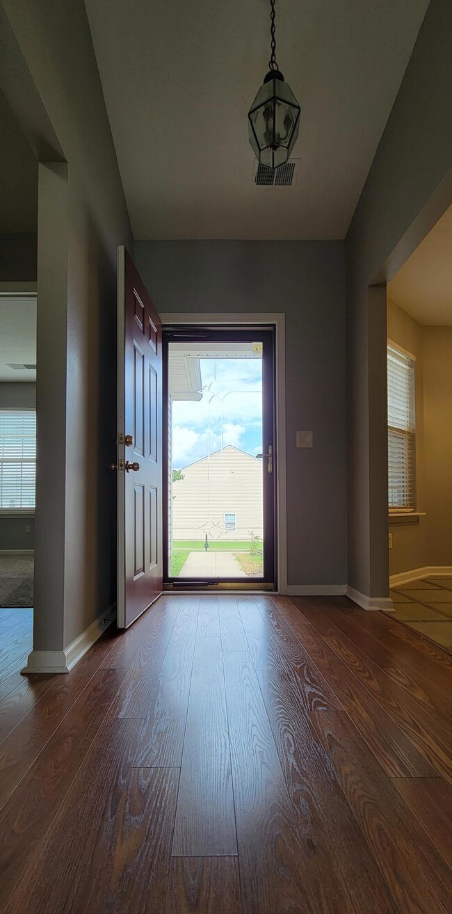 129 Hope Dr, Frankfort, KY 40601 - photo 2