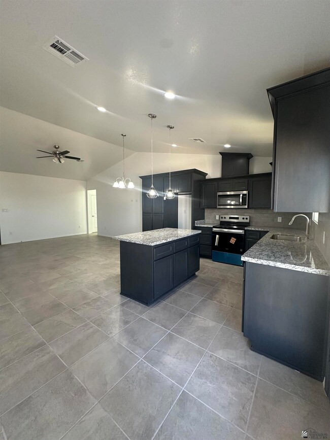 10752 E 45 Place, Yuma, AZ 85367 - photo 6