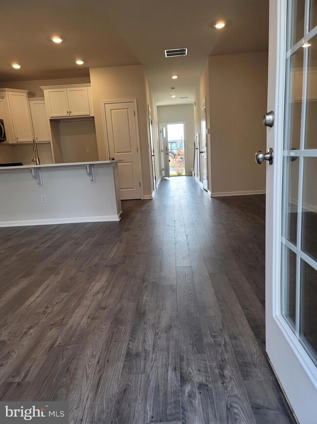 31 Peregrine Way, Burlington, NJ 08016 - photo 2