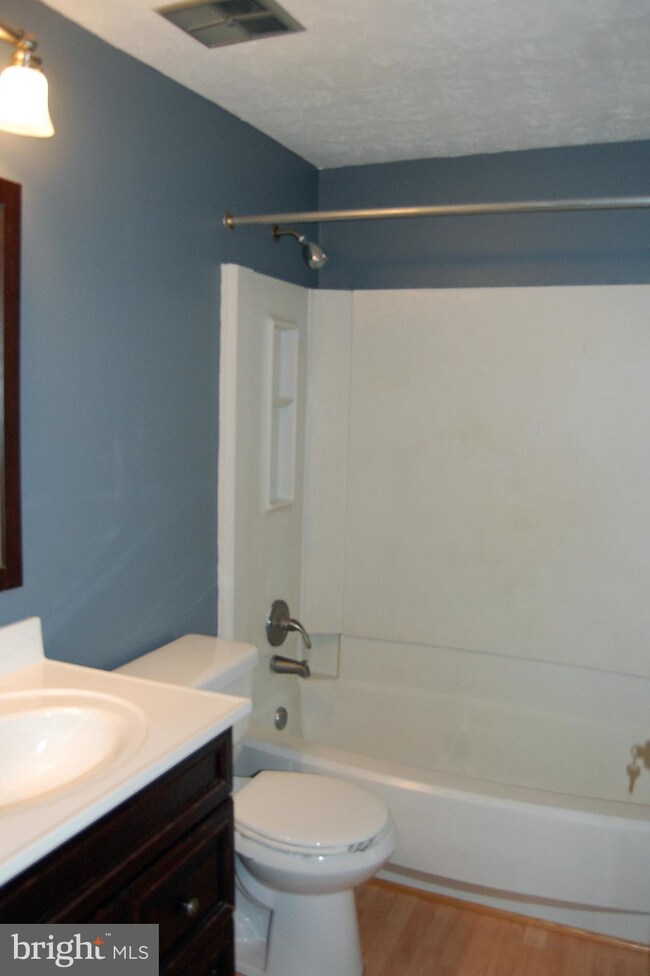 6025 Rowanberry Dr, Elkridge, MD 21075 - photo 7