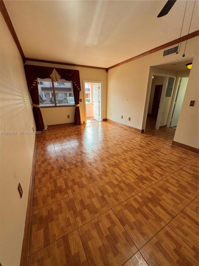 8013 Lake Dr unit 105, Doral, FL 33166 - photo 4