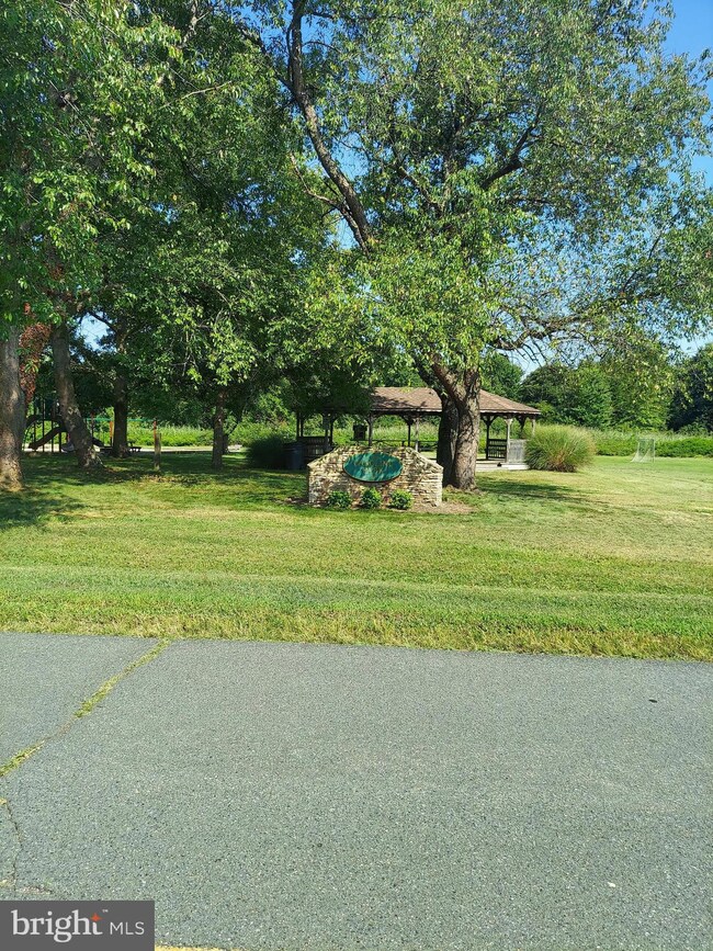 217 Queen Anne Club Dr, Stevensville, MD 21666 - photo 2