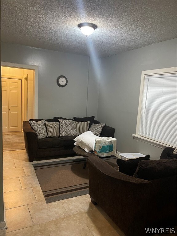 637 17th St, Niagara Falls, NY 14301 - photo 5