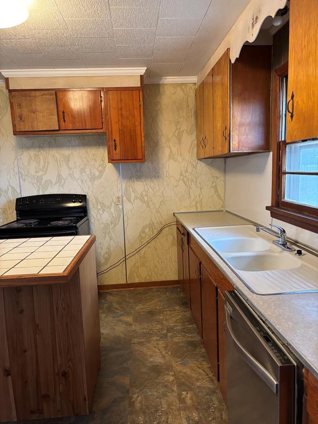 1106 Maple St, Tallulah, LA 71282 - photo 7