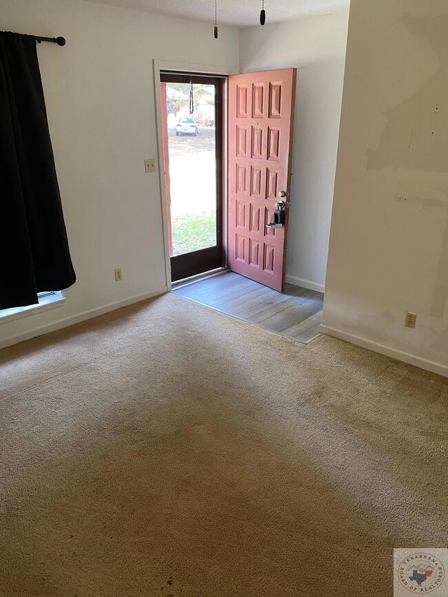 1711 Waverly Dr, Texarkana, TX 75501 - photo 3