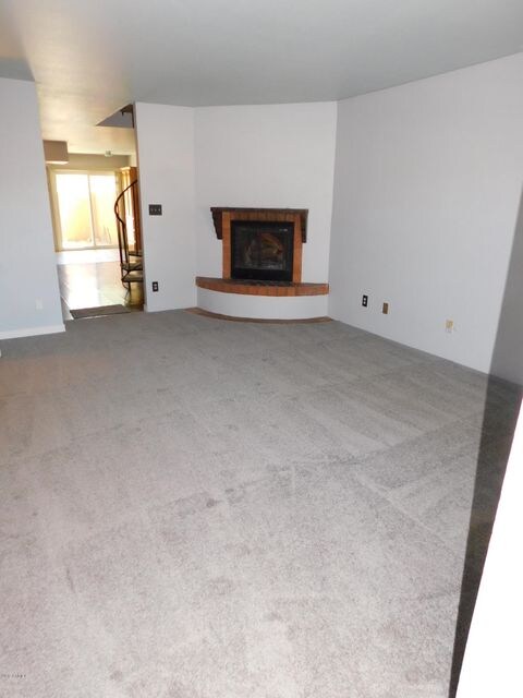 Family Rm w Fireplace