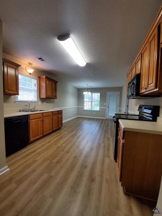 108 Rolling Woods Cir, Warner Robins, GA 31088 - photo 6