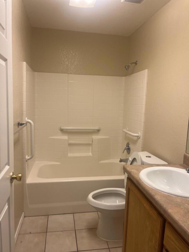 214 Bobbie Ann Ct, Granbury, TX 76049 - photo 4