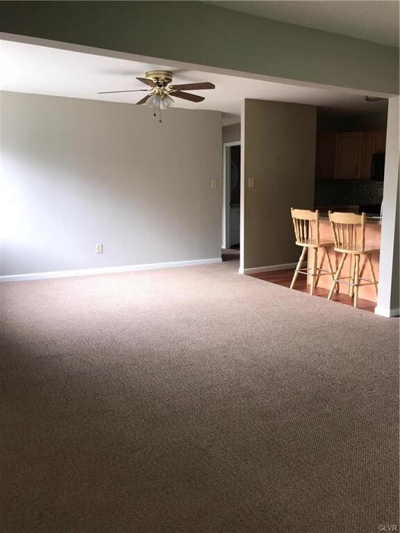 1547 Creekside Rd unit B43, Whitehall, PA 18052 - photo 5