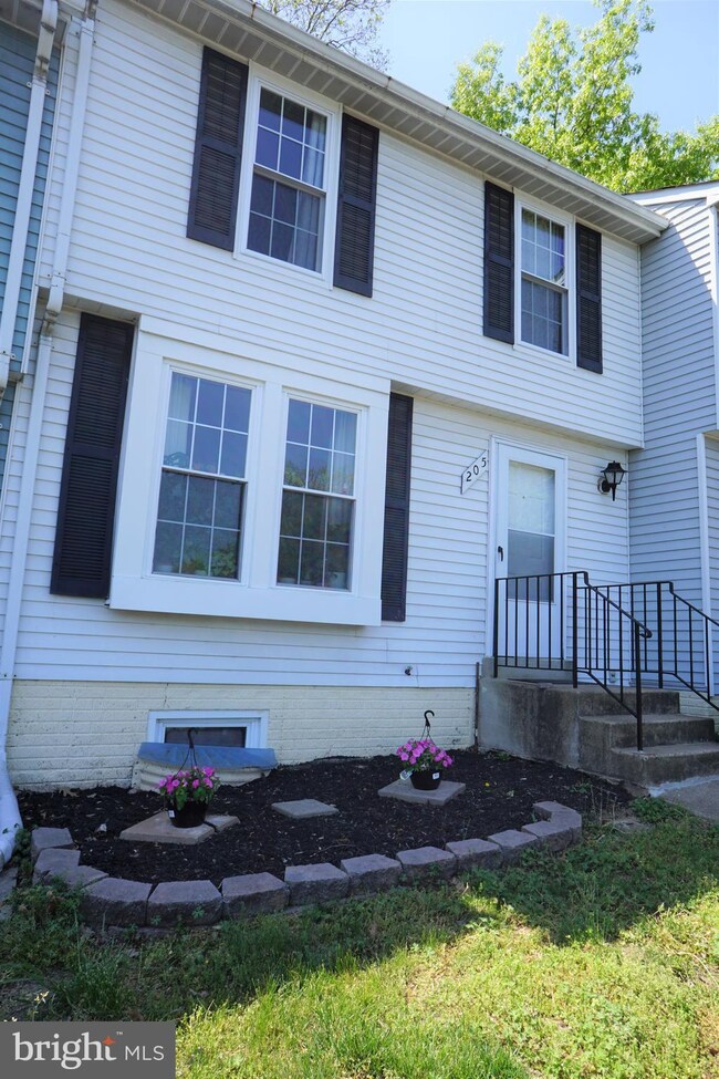 205 Essex St unit 3, Stafford, VA 22554 - photo 3